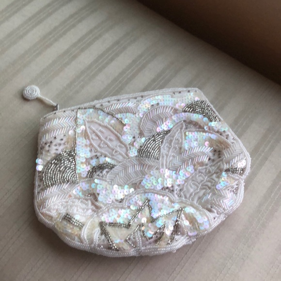 2/40$ Beautiful beaded clutch purse - Picture 1 of 4